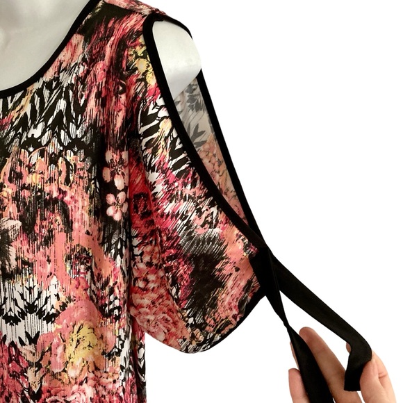 Hamilton | Floral Keyhole Sleeve Blouse NWOT - Picture 9 of 15